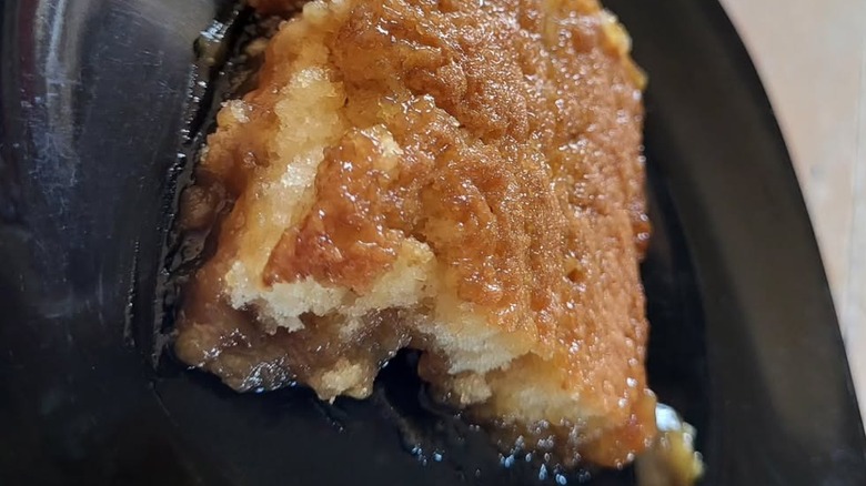 Pouding chomeur on plate