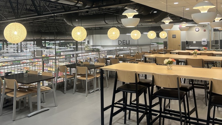 Publix seating area in new stores has WiFi