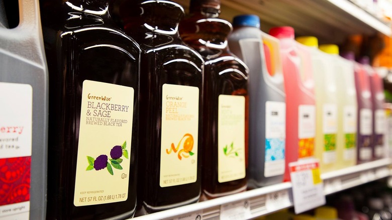 GreenWise tea options on a shelf at a Publix store