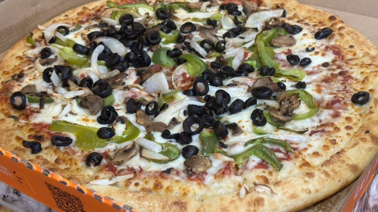 Little Caesars Veggie pizza