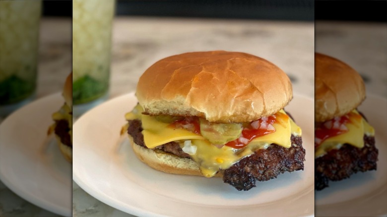 Bar Arbolada Cheeseburger