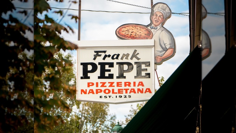 Frank Pepe's Pizzeria Napoletana sign