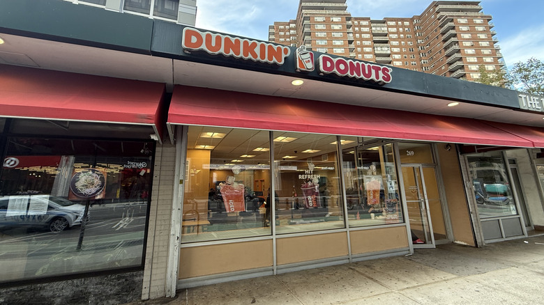Exterior of a Dunkin' in NYC