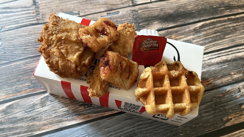 KFC's Chicken & Waffles and Strawberry & Crème Pie Poppers