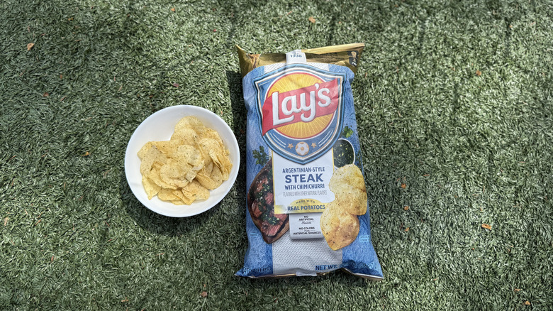 A bag and bowl of Lay's Argentinian‑Style Steak with Chimichurri chips