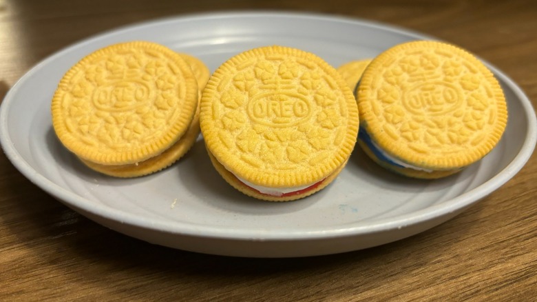 Oreo Firecracker Pop Cookies on blue plate