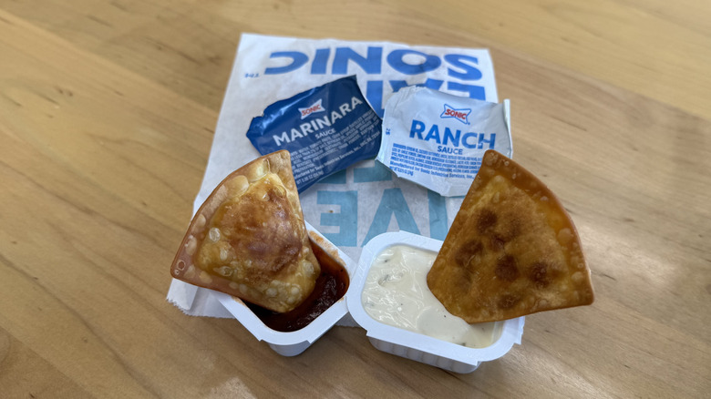 Sonic Cheesy Garlic Pepperoni Bites and dips