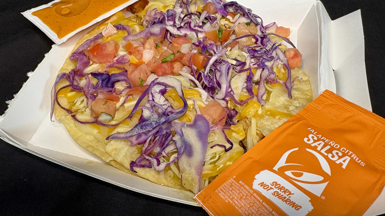 Taco Bell pizza and sauces