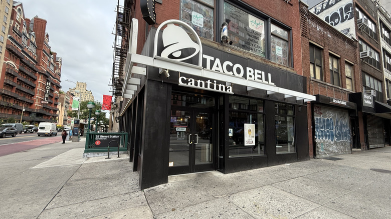 Exterior shot of Taco Bell
