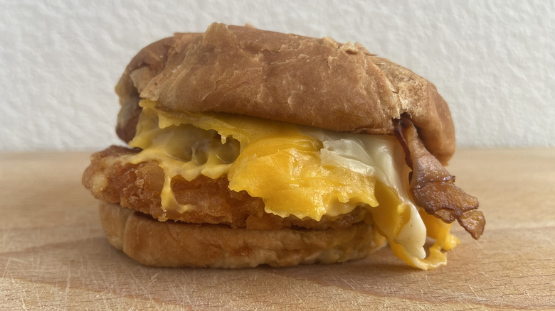 Close-up of the Buffalo Chick-N-Tater Melt