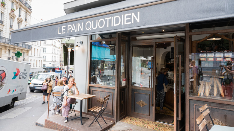 Le Pain Quotidien restaurant exterior