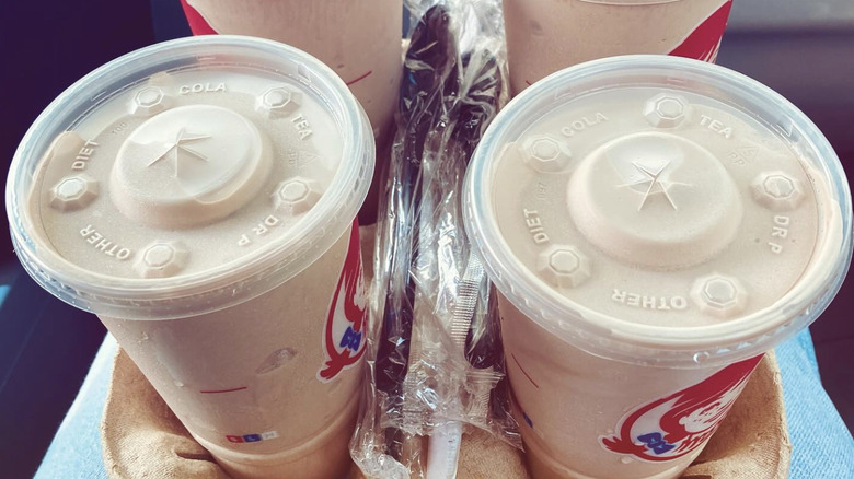 Wendy's Frostys four in drinks holder