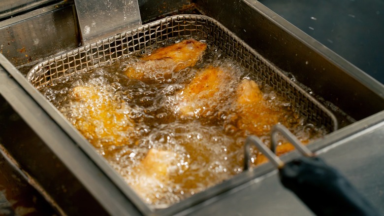 deep frying chicken wings