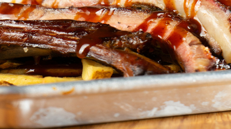 Ribs with barbecue sauce on them