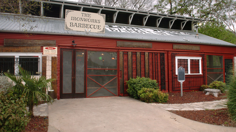 The Ironworks Barbecue, Texas, exterior