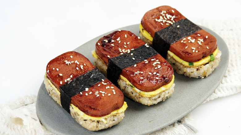 spam musubi on an oval plate