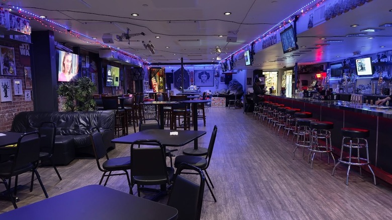 An internal view of 7 Stars Bar and Grill in Campbell, California