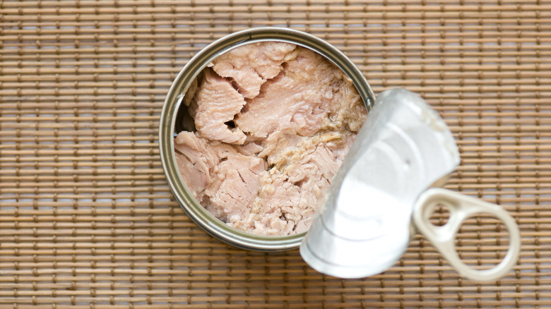 Open can of tuna 