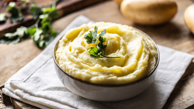 mashed potatoes in a white bowl