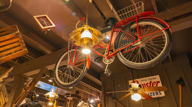 interior of cracker barrel restaurant
