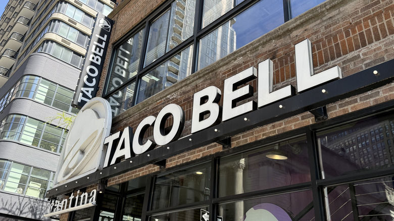 Taco Bell exterior