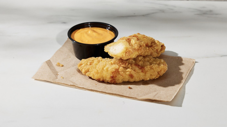 Taco Bell chicken strips with spicy ranchero sauce