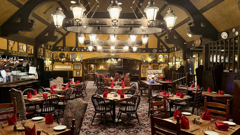 main dining room of Gulliver's Restaurant