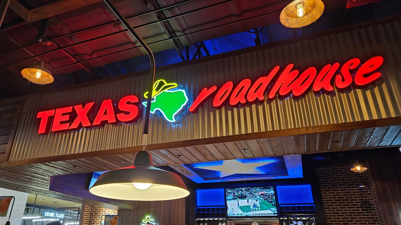 Texas Roadhouse restaurant interior