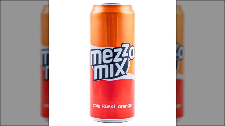 aluminum can of Mezzo Mix soda