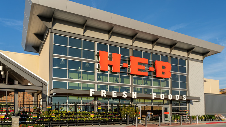 H-E-B storefront