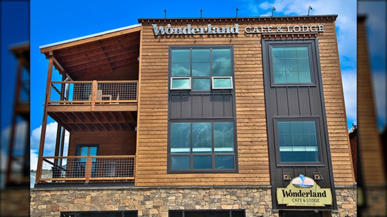 Wonderland Cafe & Lodge exterior
