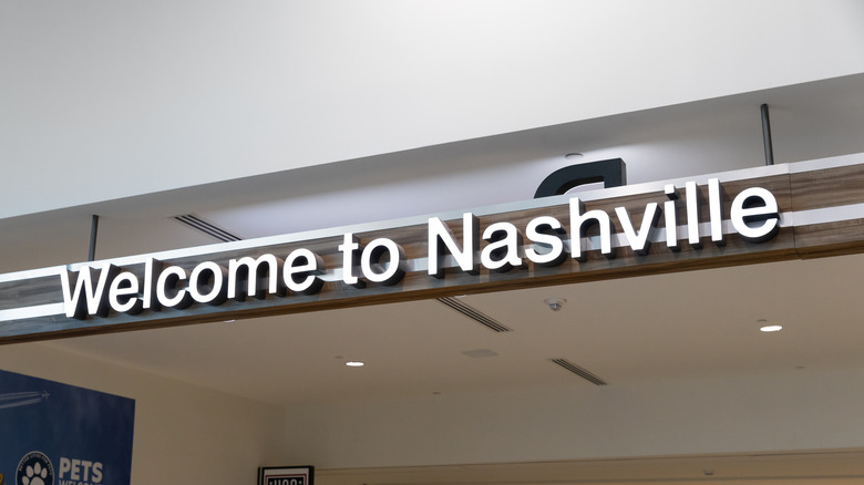 "Welcome to Nashville" sign in Nashville International Airport