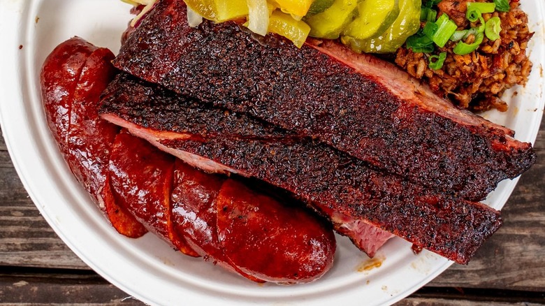 BBQ platter on round plate