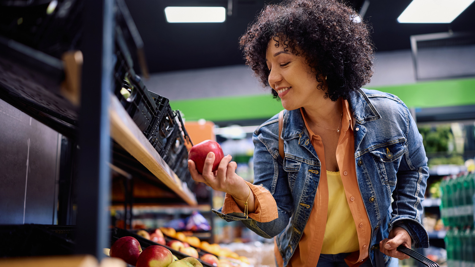 The 14 Best Flavonoid-Rich Foods To Add To Your Shopping List