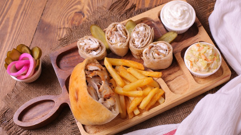 A tombik döner is a Turkish sandwich