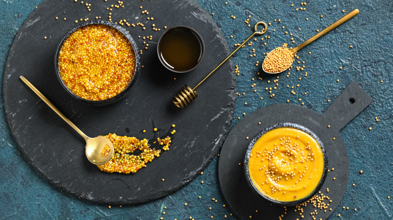 Grain mustard, honey, honey mustard, and mustard seeds