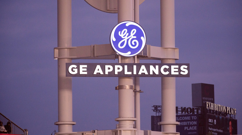 View of the GE Appliances company logo on top of building