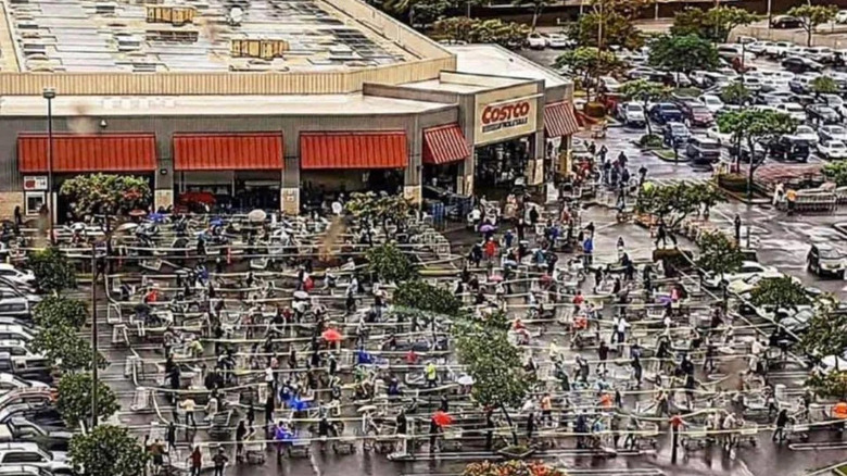 Aerial view of a very busy Costco in Hawaii