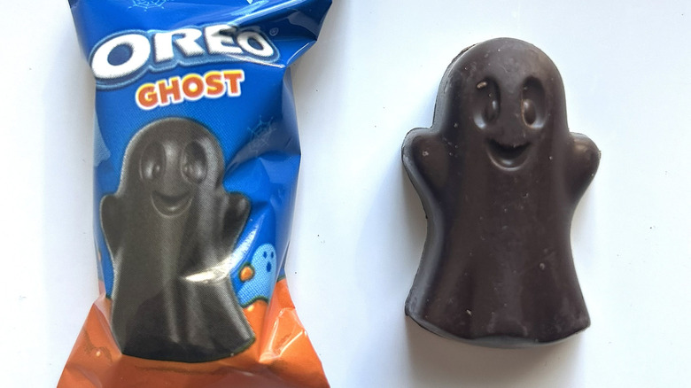 Oreo Ghosts, in and out of packaging, on a white background