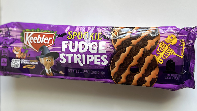 Keebler Spookie Fudge Stripes in a purple wrapper