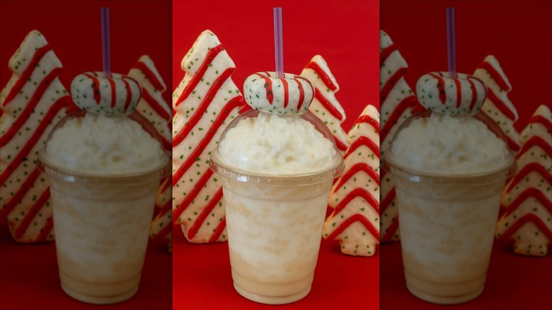 Ridge to Ridge Sips and Treats Christmas Tree Cake Latte