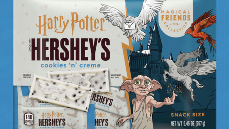 bag of Harry Potter Magical Friends Cookies 'n' Creme Minis