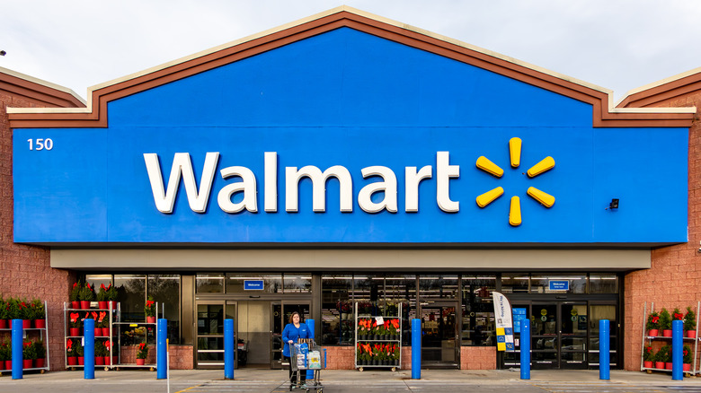 The front of a Walmart store