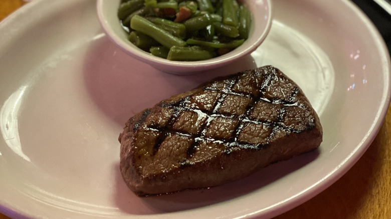 Texas Roadhouse Hand-Cut Sirloin with side of green beans