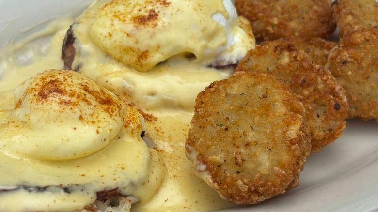 Lou's Restaurant & Bakery poached eggs with hollandaise sauce and hash browns