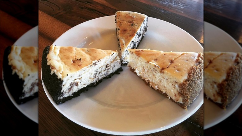 Mugsy's Grubhouse - Assorted homemade cheesecake slices
