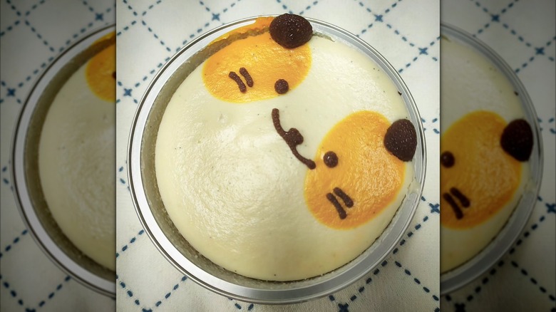 SORO SORO Coffee & Dessert  Cheesecake with cute cat design
