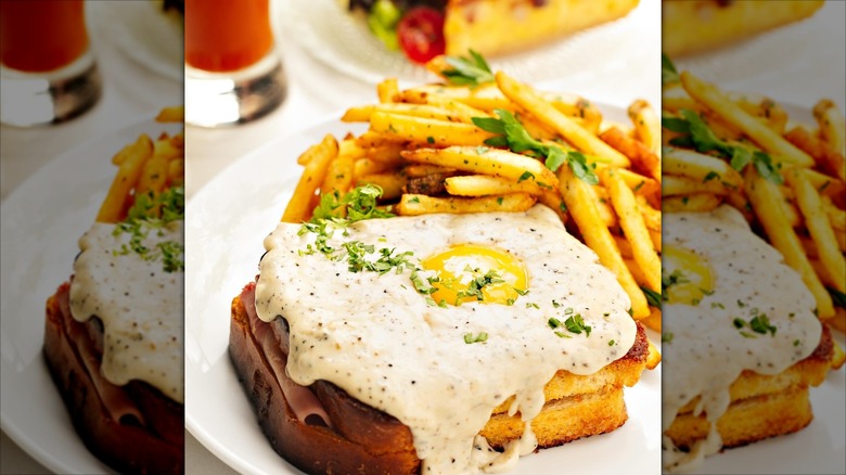 A croque monsieur topped with egg