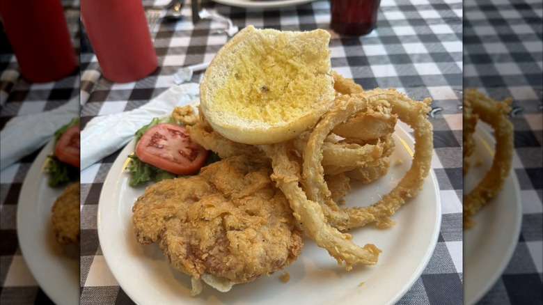 Rosie Jo's Cafe fried chicken