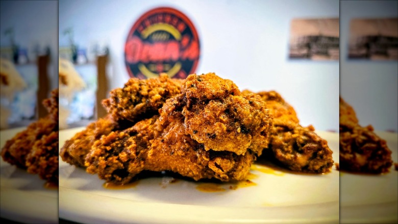 Dean's Chicken & Seafood fried chicken